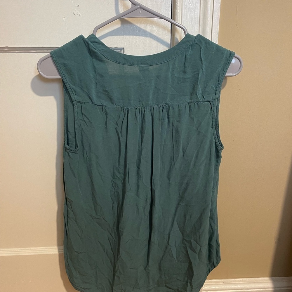 Women's Sleeveless teal Top - Picture 2 of 6